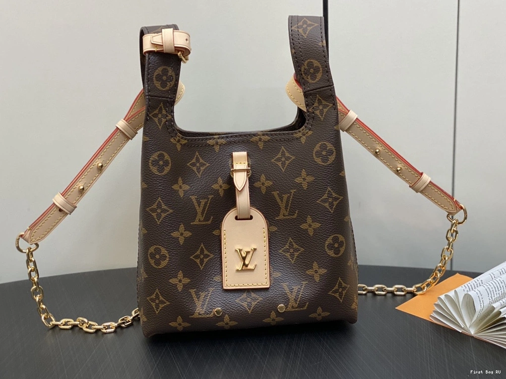 First bag Atlantis BB LOUIS VUITTON 0806